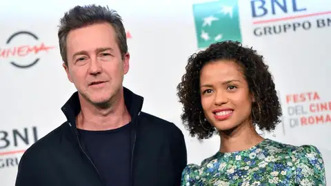 Edward Norton y Gugu Mbatha-Raw presentan 'Huérfanos de Brooklyn' en el Festival de Roma El director y la actriz han sido los encargados de abrir la edición número 14 del festival italiano