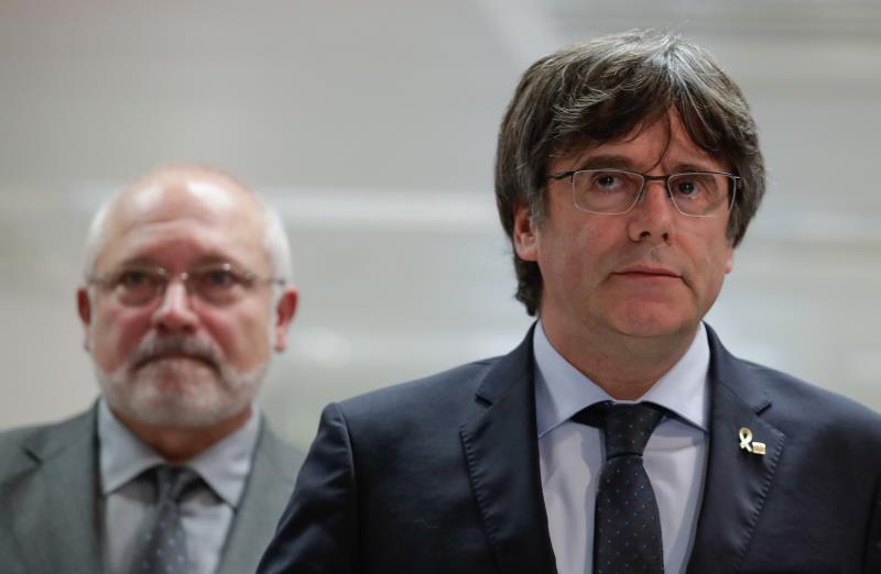 Tertulia: ¿La retirada de la inmunidad de Puigdemont supone un fracaso de la campaña independentista? Tertulia: ¿La retirada de la inmunidad de Puigdemont supone un fracaso de la campaña independentista?