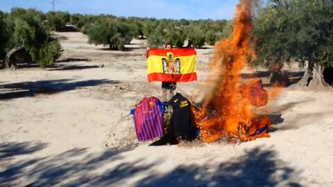 El simpatizante de Vox que ha quemado las camisetas del Bar&ccedil;a en Ja&eacute;n