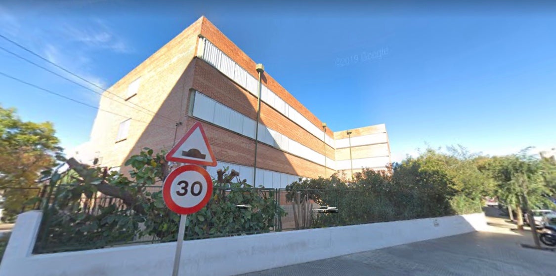 Un alumno de un instituto de Palma agrede a una profesora, tirándola por unas escaleras y dándole patadas Un alumno de un instituto de Palma agrede a una profesora, tirándola por unas escaleras y dándole patadas
