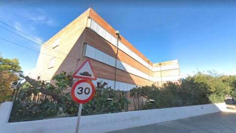 El instituto de Son Cladera donde se ha producido la agresi&oacute;n de un menor a una profesora y al director del centro. 