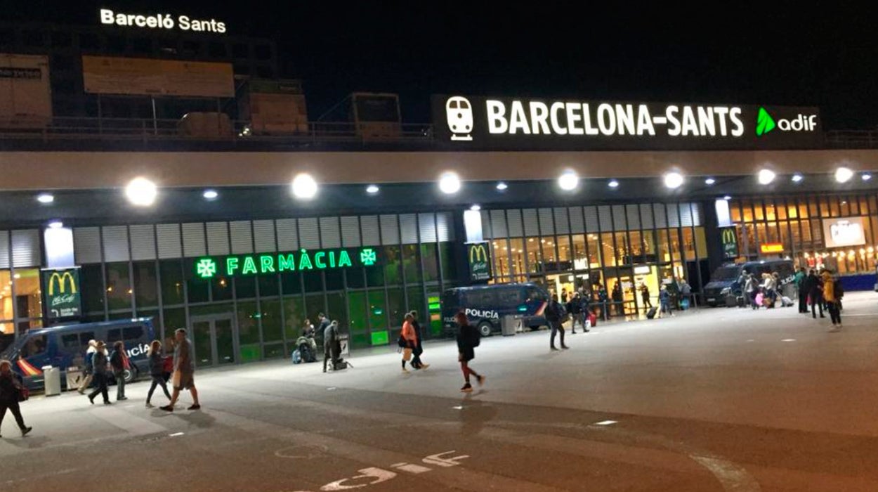 La estación de Sants amanece con normalidad en la jornada de huelga en Cataluña La estación de Sants amanece con normalidad en la jornada de huelga en Cataluña