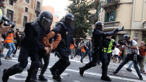 Detenidos tres j&oacute;venes durante la manifestaci&oacute;n de Barcelona