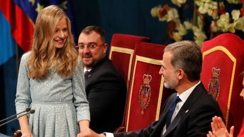 El rey Felipe y la princesa Leonor, tras el discurso de la princesa 