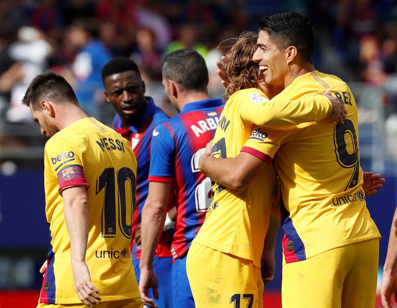 El Barcelona, líder gracias al tridente 'MSG' y a la derrota del Real Madrid El Barcelona, líder gracias al tridente 'MSG' y a la derrota del Real Madrid