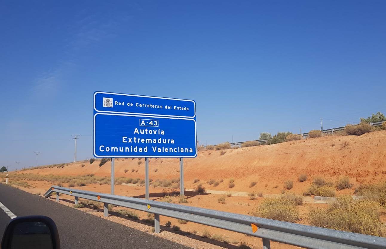 CLM defenderá la opción "más inteligente", la sur, de la A-43 en la reunión del lunes con Fomento CLM defenderá la opción "más inteligente", la sur, de la A-43 en la reunión del lunes con Fomento