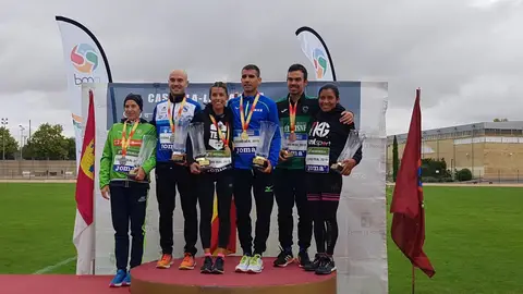 Pódium masculino y femenino del Campeonato de España Absoluto de Maratón Pódium masculino y femenino del Campeonato de España Absoluto de Maratón