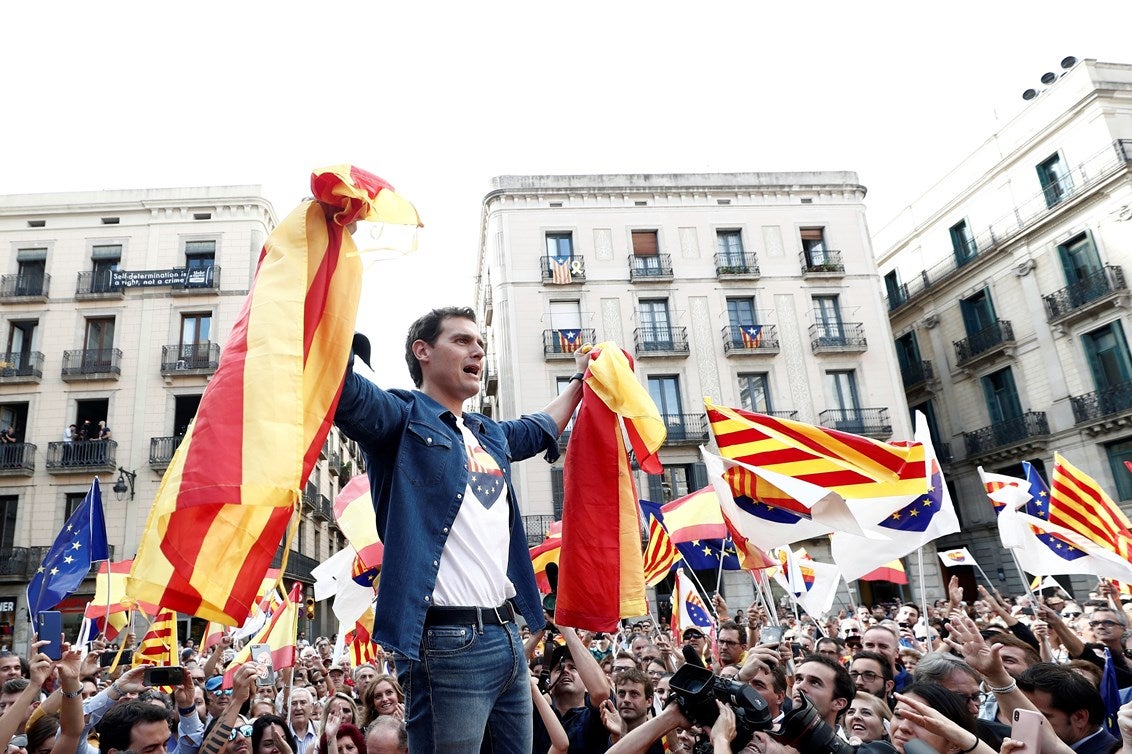 Rivera quiere ser presidente para "meter en la cárcel a quienes intenten romper España" Rivera quiere ser presidente para "meter en la cárcel a quienes intenten romper España"