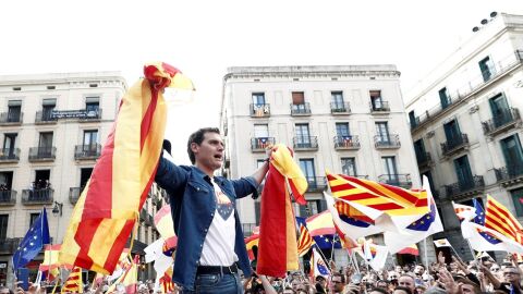 Albert Rivera en una movilizaci&oacute;n en Barcelona