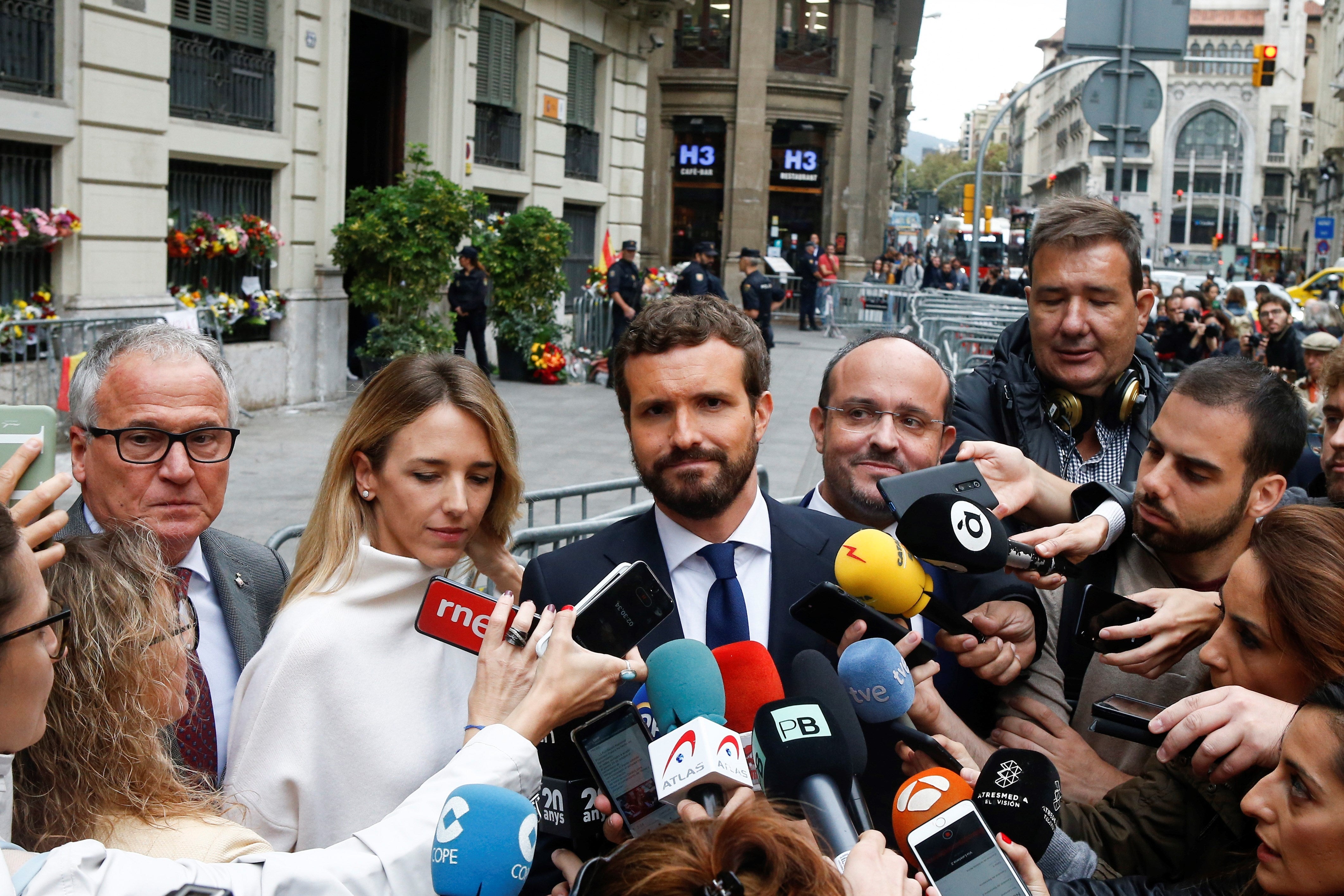 Casado plantea al Gobierno el traslado de los presos del procés fuera de Cataluña Casado plantea al Gobierno el traslado de los presos del procés fuera de Cataluña