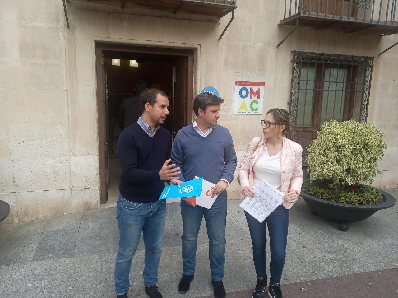 PP, Cs y VOX en Elche exigen un informe sobre la seguridad en el instituto de Torrellano PP, Cs y VOX en Elche exigen un informe sobre la seguridad en el instituto de Torrellano