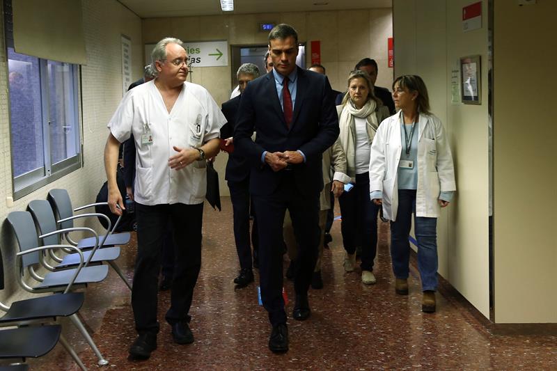 Las preguntas de Amón: "¿Ha arriesgado a convertirse Sánchez en un civil que entra sano en un hospital y sale herido?" Las preguntas de Amón: "¿Ha arriesgado a convertirse Sánchez en un civil que entra sano en un hospital y sale herido?"