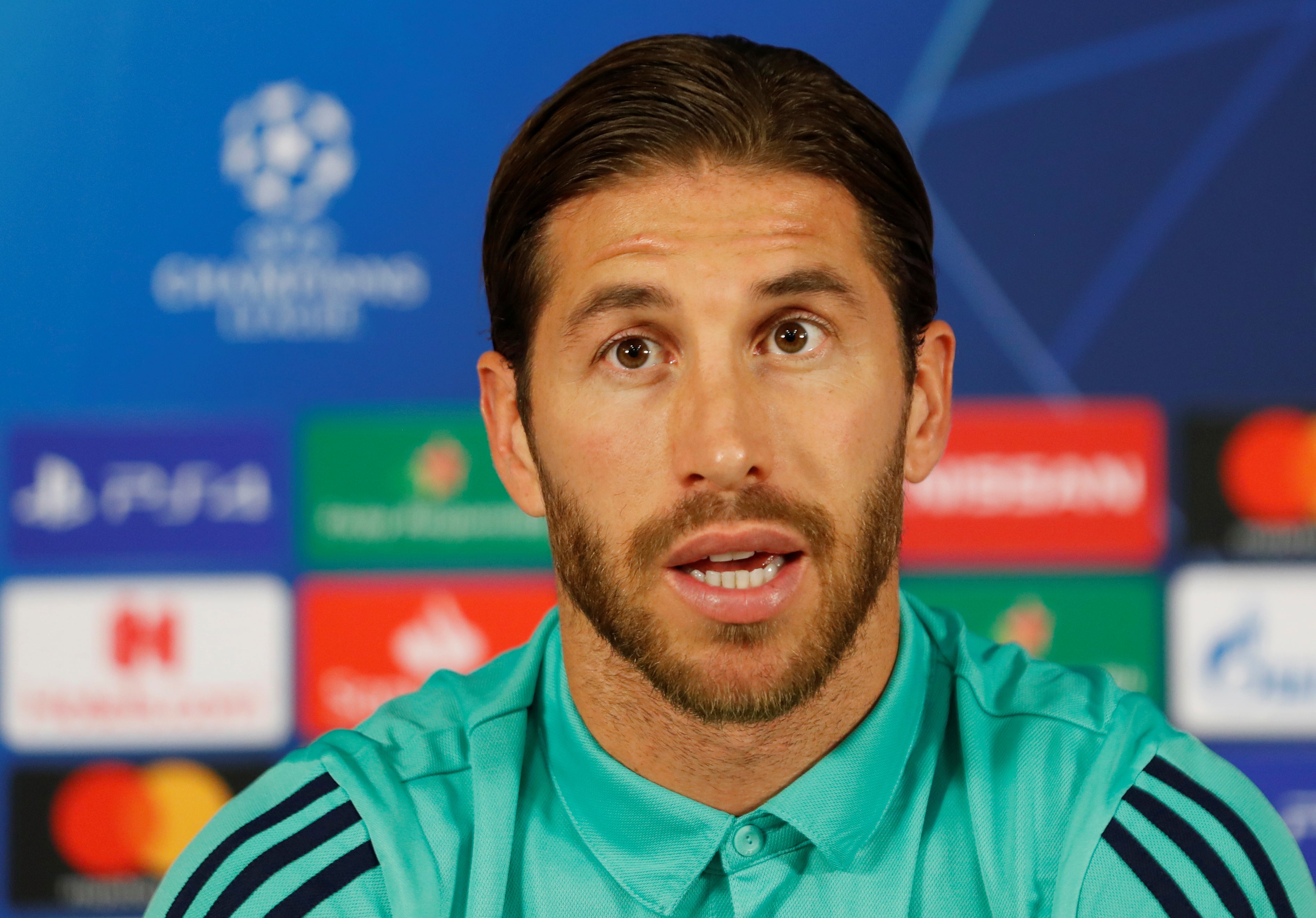 ¿Mensaje de Ramos a Florentino?: "Sería muy fácil decir que Zidane estará aquí toda la temporada y nos dejaríamos de especulaciones" ¿Mensaje de Ramos a Florentino?: "Sería muy fácil decir que Zidane estará aquí toda la temporada y nos dejaríamos de especulaciones"