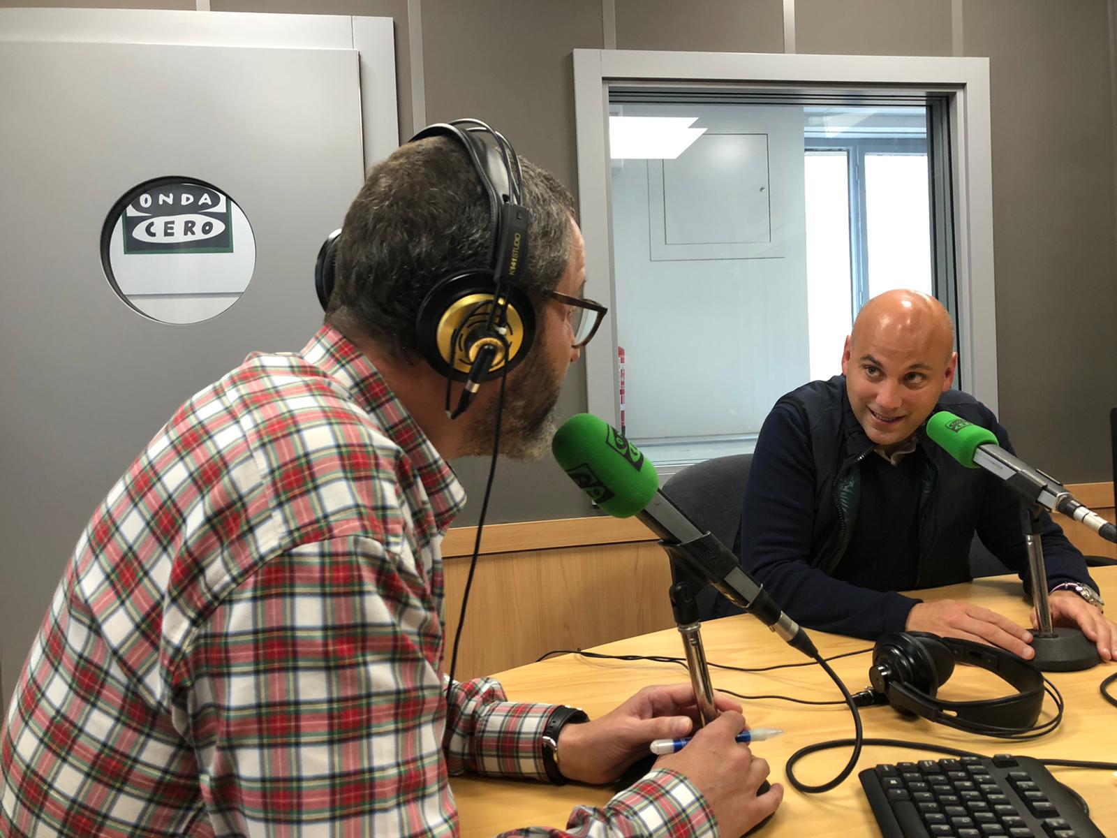 La Brújula de Asturias 21/10/2019 especial deportes con entrevista a Javi Rozada entrenador del Real Oviedo La Brújula de Asturias 21/10/2019 especial deportes con entrevista a Javi Rozada entrenador del Real Oviedo