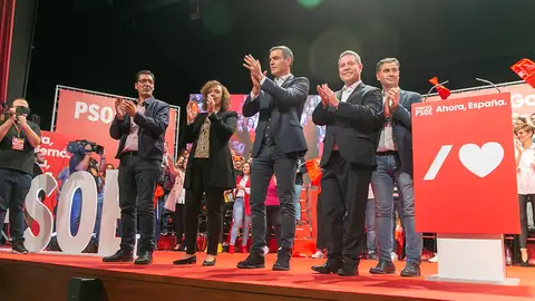 Pedro Sánchez durante el acto de precampaña celebrado en Alcázar de San Juan Pedro Sánchez durante el acto de precampaña celebrado en Alcázar de San Juan