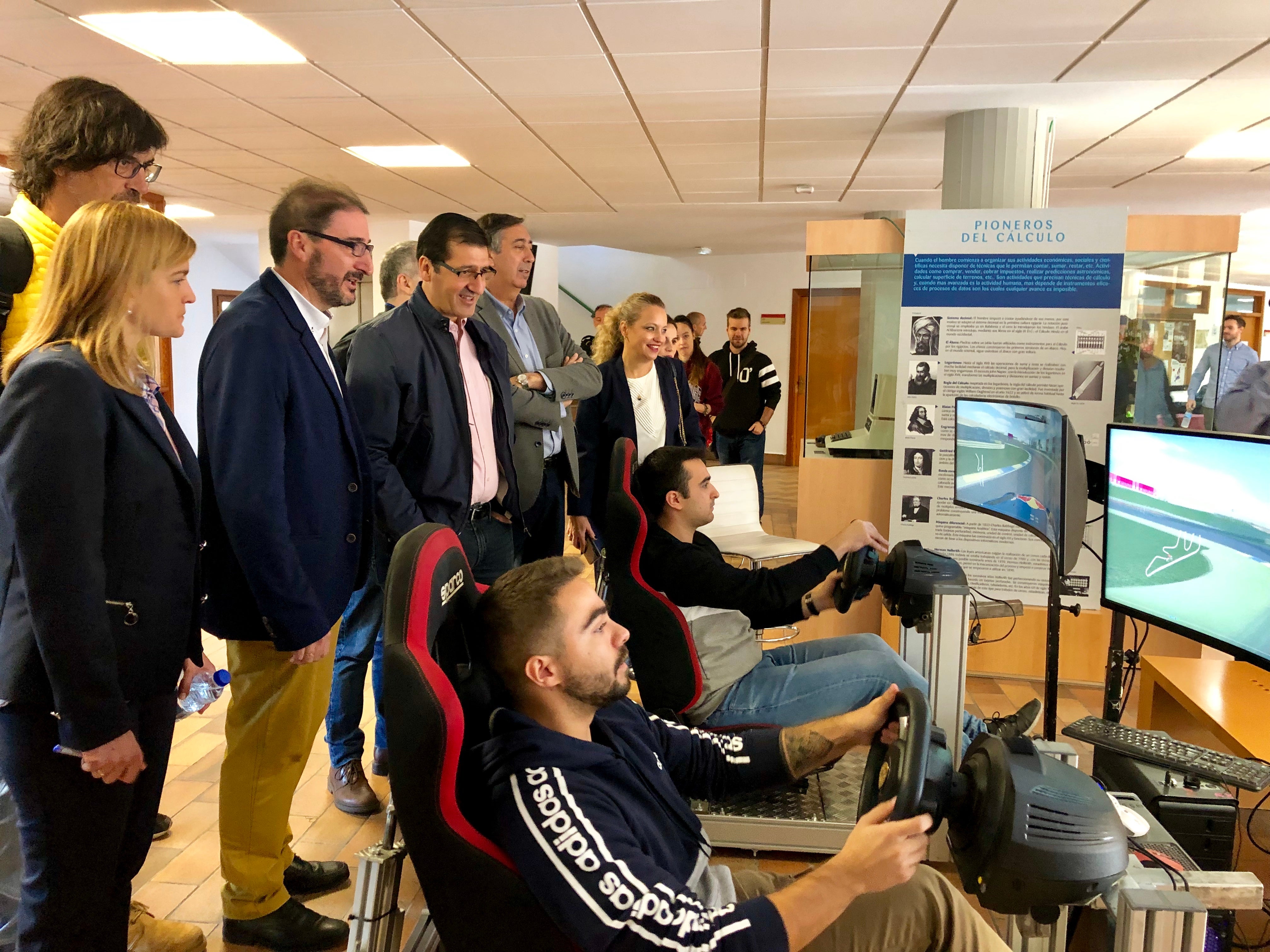 Informática de Ciudad Real conecta a sus estudiantes con más de 20 empresas del sector de las TIC Informática de Ciudad Real conecta a sus estudiantes con más de 20 empresas del sector de las TIC
