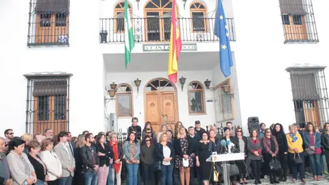 Crimen machista en La Zubia Minuto de silencio en la Zubia