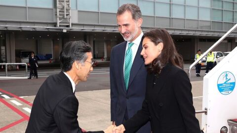 Los reyes, Felipe VI y do&ntilde;a Letizia, a su llegada este lunes a Jap&oacute;n
