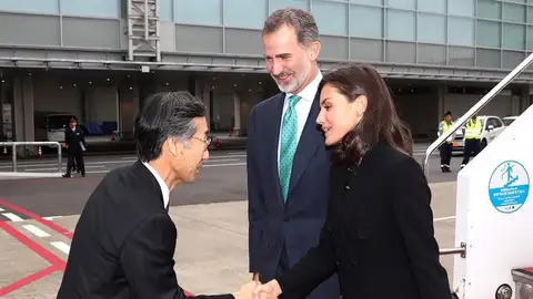 Los reyes, Felipe VI y doña Letizia, a su llegada este lunes a Japón Los reyes, Felipe VI y doña Letizia, a su llegada este lunes a Japón
