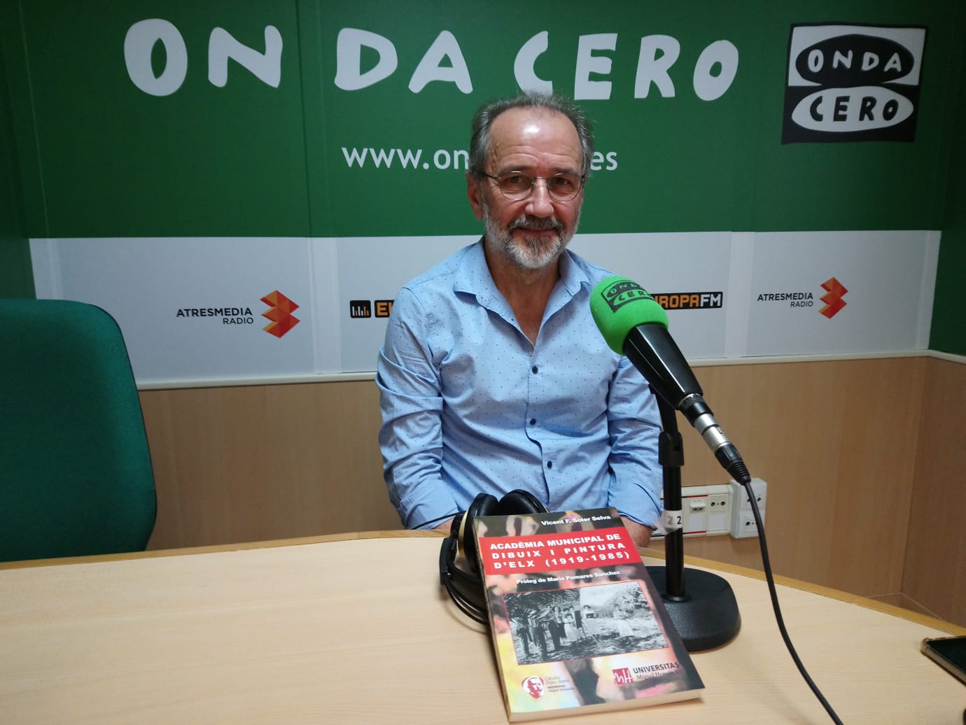 Vicent Soler saca a la luz la historia de la Academia Municipal de Dibujo y Pintura d'Elx Vicent Soler saca a la luz la historia de la Academia Municipal de Dibujo y Pintura d'Elx
