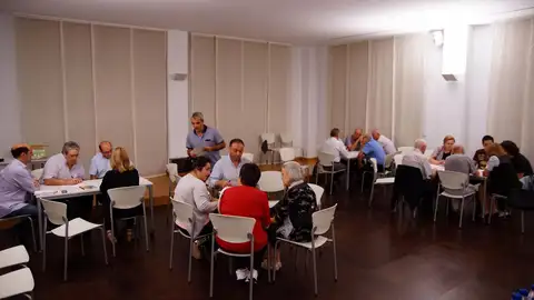 Imatge d´arxiu d´una convocatòria de pressupostos participatius amb els veïns. Les propoestes elegides durant el procés es coneixeràn el 15 de noviembre per a que l´Ajuntament les incloga en els pressupostos municipals de 2020.