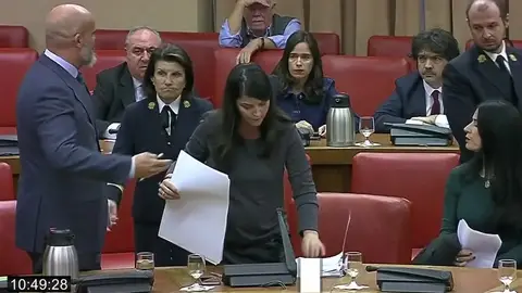 Momento de la expulsión de Macarena Olona de la Diputación Permanente Momento de la expulsión de Macarena Olona de la Diputación Permanente