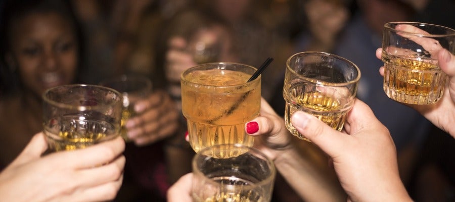 La Junta permitirá que los locales de ocio nocturno ejerzan como hostelería y restauración La Junta permitirá que los locales de ocio nocturno ejerzan como hostelería y restauración