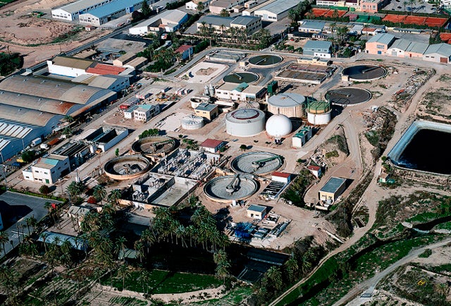 El alcalde de Elche fija para inicios de 2020 la concreción de la solución definitiva a la depuradora de Algorós El alcalde de Elche fija para inicios de 2020 la concreción de la solución definitiva a la depuradora de Algorós