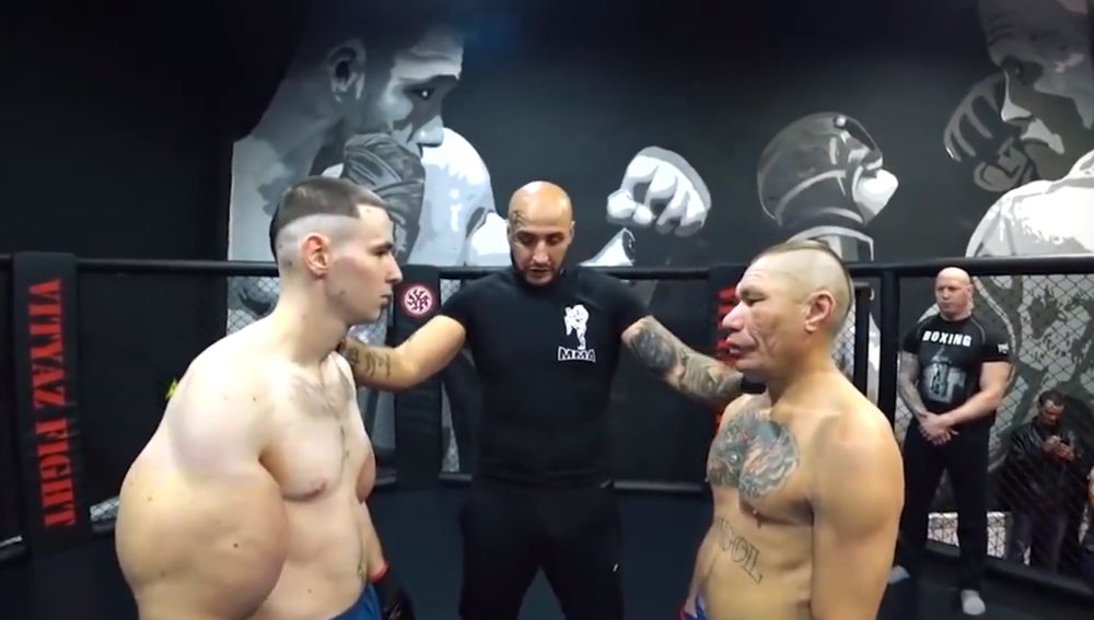 El 'Popeye ruso', debutando en la MMA
