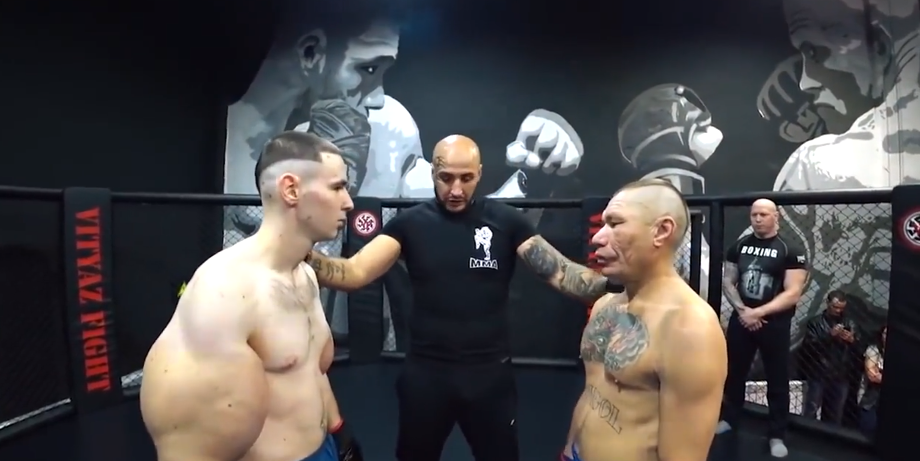 El fatal estreno del 'Popeye ruso' en un combate de MMA: no aguantó ni tres minutos sobre el ring El fatal estreno del 'Popeye ruso' en un combate de MMA: no aguantó ni tres minutos sobre el ring