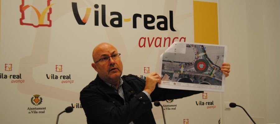 El regidor d´Urbanisme, Emilio Obiol ha presentat el pla de modernització i millora de les àrees industrials. El regidor d´Urbanisme, Emilio Obiol ha presentat el pla de modernització i millora de les àrees industrials.