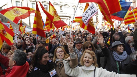Imagen de archivo de una manifestaci&oacute;n contra la independencia convocada por Sociedad Civil Catalana.