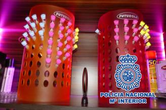 La Policía Nacional detiene a cinco personas y desmantela dos clubes de consumo de cannabis La Policía Nacional detiene a cinco personas y desmantela dos clubes de consumo de cannabis
