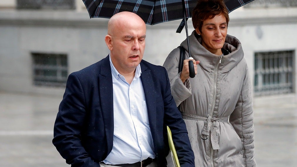 Rubén Amón indulta a Gonzalo Boye: "No está claro si Gonzalo Boye es el abogado del diablo o el diablo mismo" Rubén Amón indulta a Gonzalo Boye: "No está claro si Gonzalo Boye es el abogado del diablo o el diablo mismo"