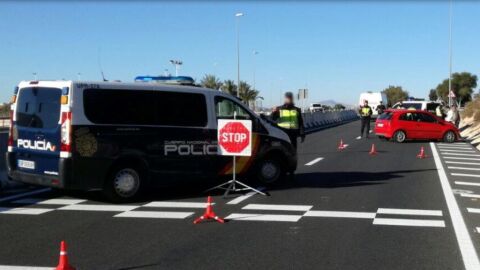 Control de la Polic&iacute;a Nacional en Elche.