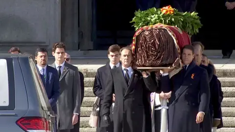 Franco sale del Valle de los Caídos Franco sale del Valle de los Caídos