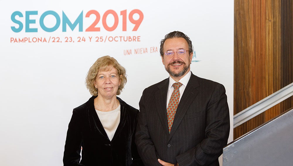 Doctor Álvaro Rodríguez-Lescure, presidente de SEOM, y Dra. Enriqueta Felip, vicepresidenta de SEOM.