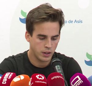 El torero Gonzalo Caballero, tras su cogida: "Me metí el puño en la herida para cortar la sangre, pensaba que la vida se me iba" El torero Gonzalo Caballero, tras su cogida: "Me metí el puño en la herida para cortar la sangre, pensaba que la vida se me iba"