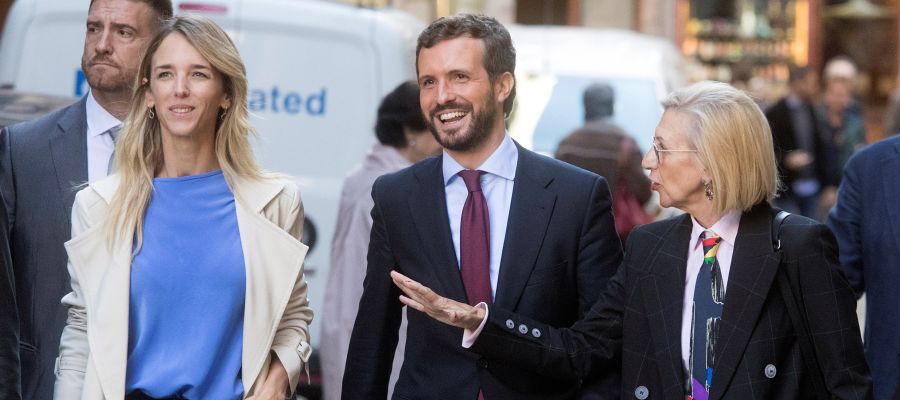 Rosa Díez acompaña a Cayetana Álvarez de Toledo y Pablo Casado en un acto del PP Rosa Díez acompaña a Cayetana Álvarez de Toledo y Pablo Casado en un acto del PP