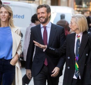 Rosa Díez acompaña a Cayetana Álvarez de Toledo y Pablo Casado en un acto del PP Rosa Díez acompaña a Cayetana Álvarez de Toledo y Pablo Casado en un acto del PP
