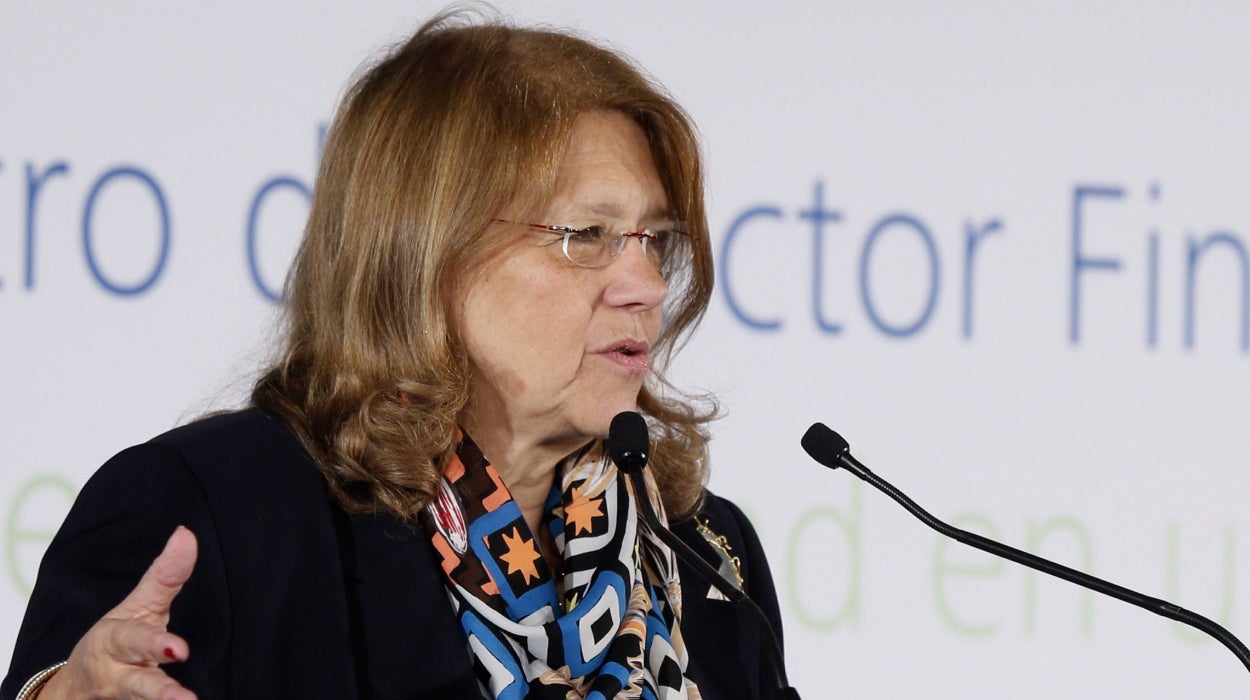 Elvira Rodríguez: "Si cada vez que conocemos una cifra económica es peor que la anterior, es que nos estamos despeñando" Elvira Rodríguez: "Si cada vez que conocemos una cifra económica es peor que la anterior, es que nos estamos despeñando"