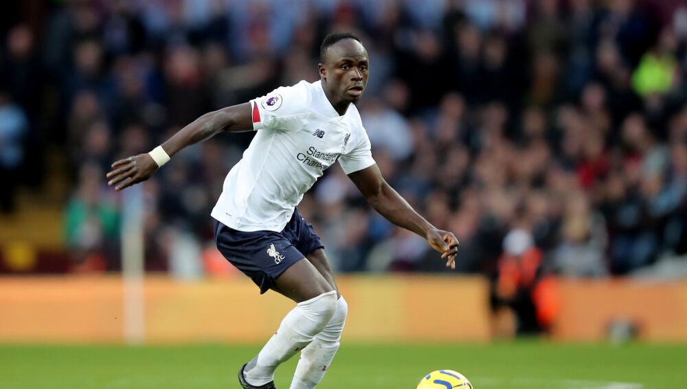 Sadio Mané durante un partido con el Liverpool 