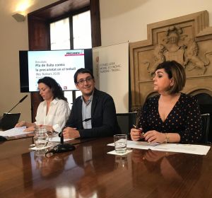 El conseller de Modelo Económico, Turismo y Trabajo, Iago Negueruela, junto con la directora general de Trabajo y Salud Laboral, Virginia Abraham, y la direcora territorial de Inspección y Seguridad Socal, Yolanda Robledo. El conseller de Modelo Económico, Turismo y Trabajo, Iago Negueruela, junto con la directora general de Trabajo y Salud Laboral, Virginia Abraham, y la direcora territorial de Inspección y Seguridad Socal, Yolanda Robledo.