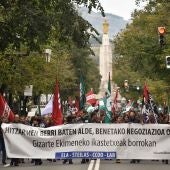 Trabajadores de la enseñanza concertada en huelga se manifiestan en Bilbao