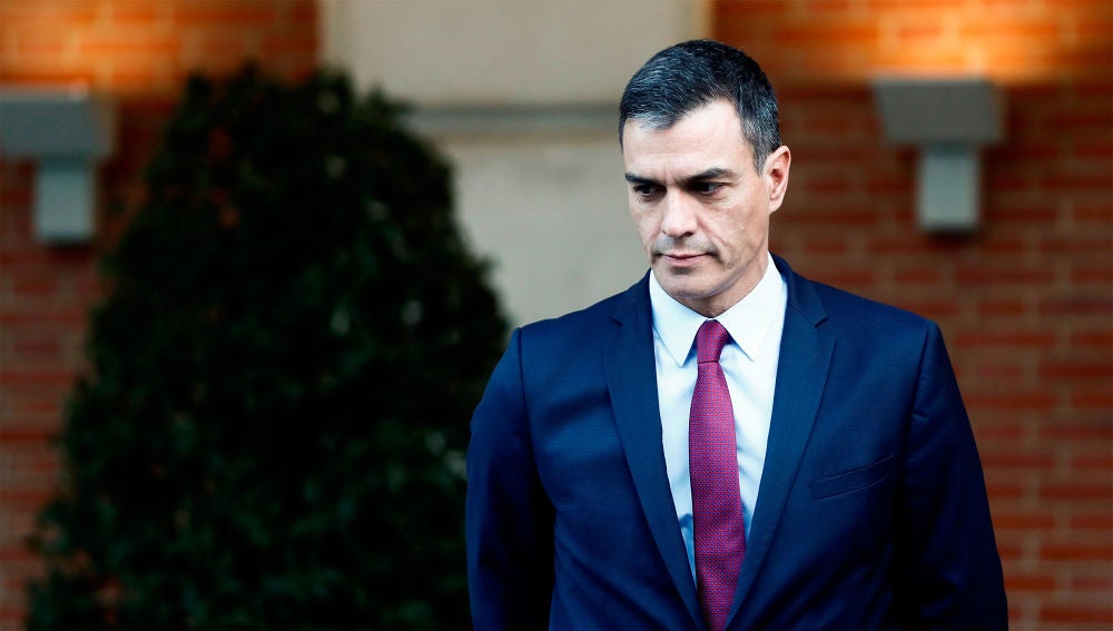 El Gobierno estudia recurrir al Constitucional la propuesta de Vox-PP-Cs de ilegalizar partidos El Gobierno estudia recurrir al Constitucional la propuesta de Vox-PP-Cs de ilegalizar partidos