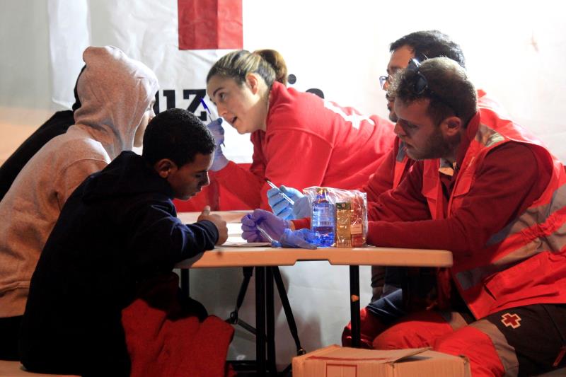 La Generalitat costeará el funeral de un joven guineano extutelado que se suicidó La Generalitat costeará el funeral de un joven guineano extutelado que se suicidó