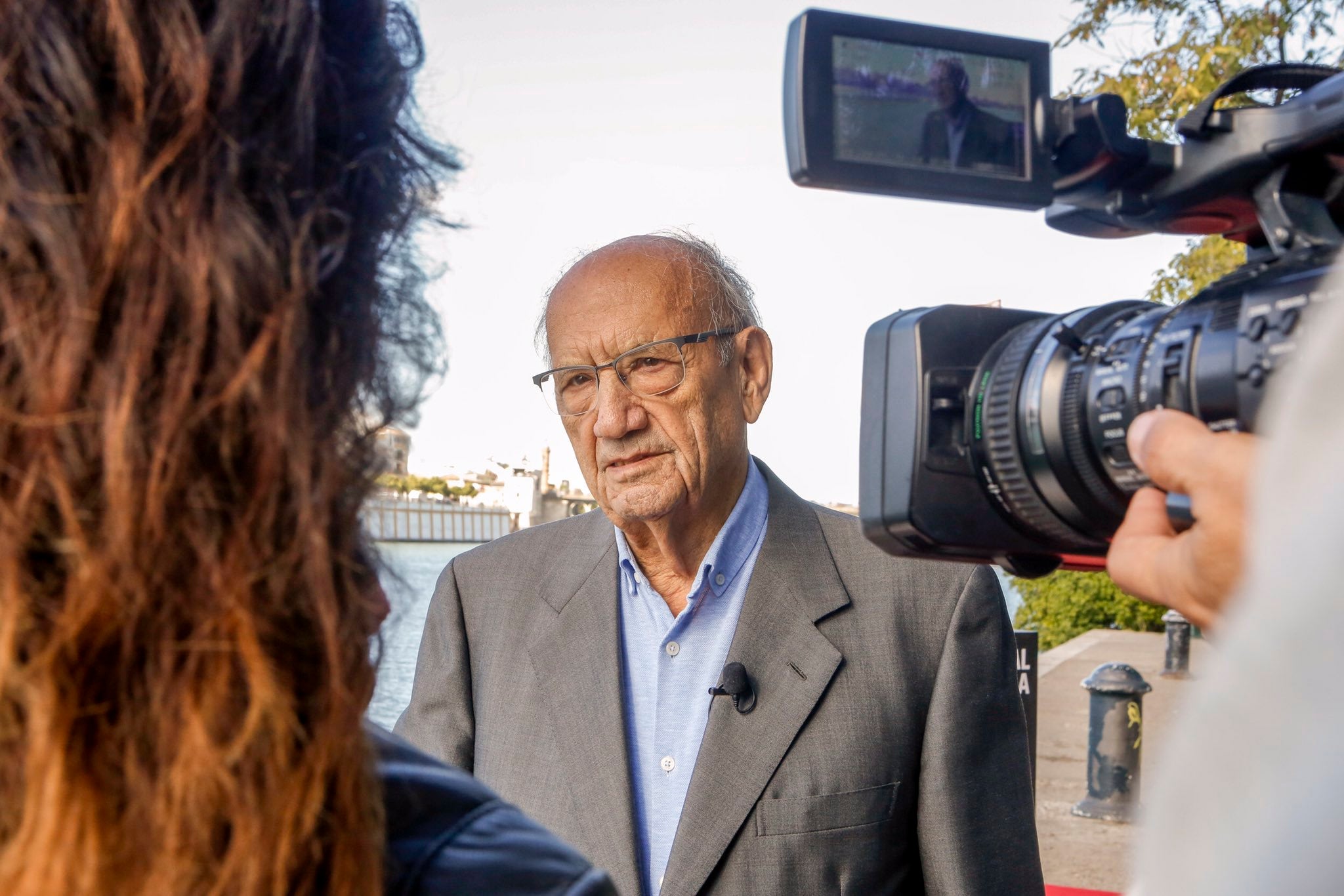 Pere Portabella apuesta por un "diálogo y negociación hasta la extenuación" con Cataluña "sin olvidar el shock emocional" Pere Portabella apuesta por un "diálogo y negociación hasta la extenuación" con Cataluña "sin olvidar el shock emocional"
