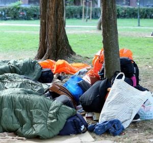 Un sintecho durmiendo en la calle Un sintecho durmiendo en la calle