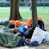Un sintecho durmiendo en la calle Un sintecho durmiendo en la calle