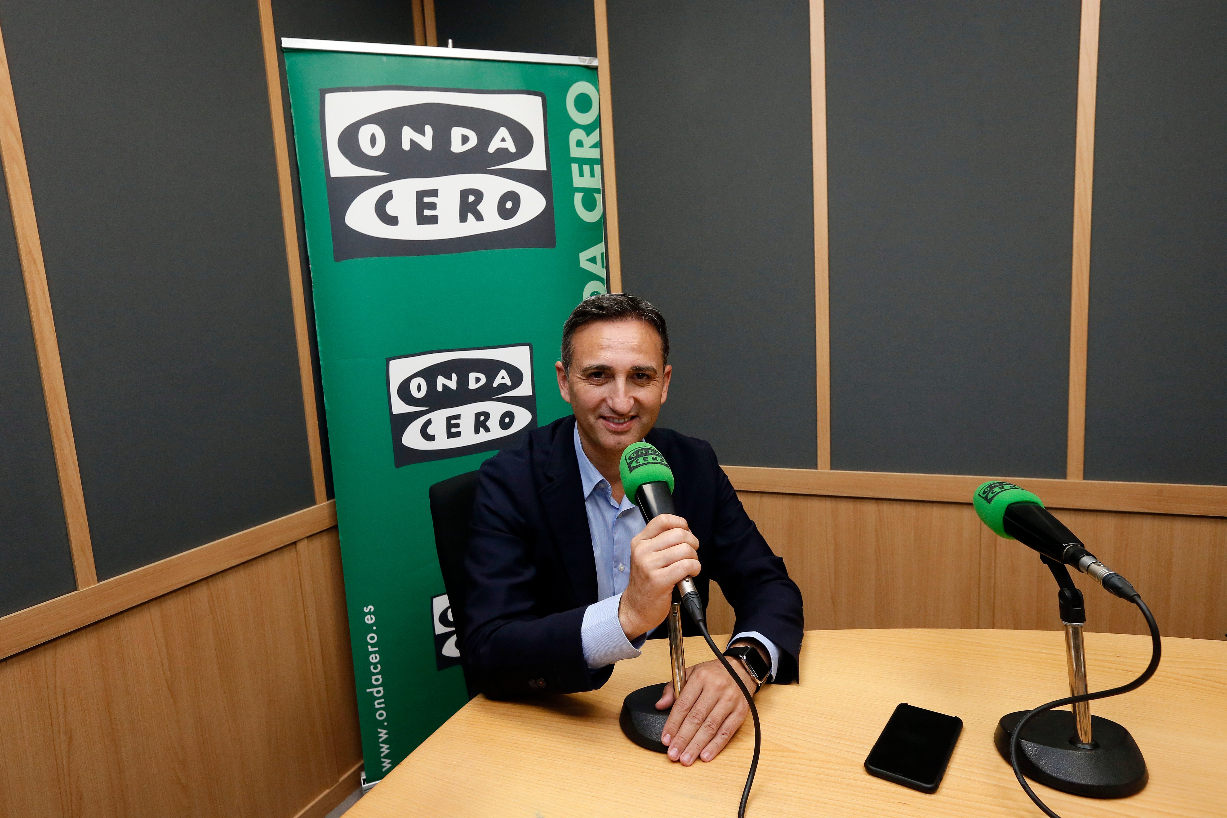 "Vamos a bajar los impuestos para crear empleo" "Vamos a bajar los impuestos para crear empleo"
